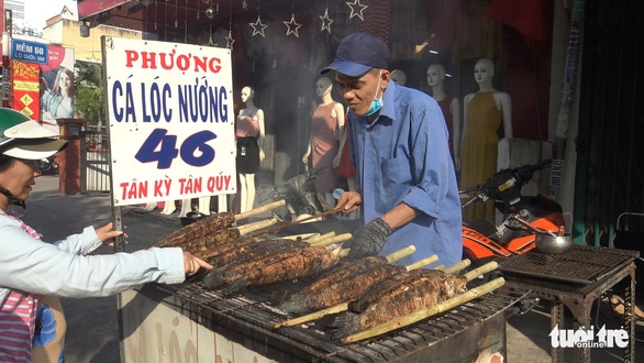 Cá lóc nướng mía